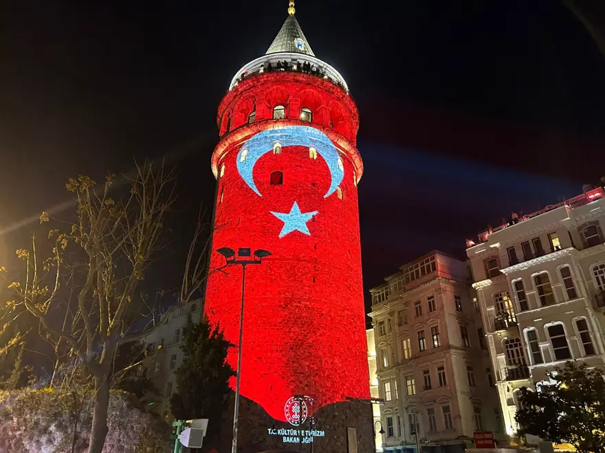 Türkiye 2023'e "Merhaba" dedi! İstanbul'da yeni yıl coşkusu 20