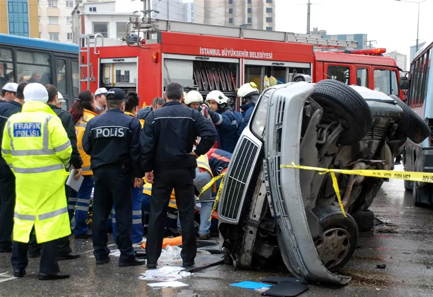 Otobüs beklerken... 3 Otobüs beklerken... 3