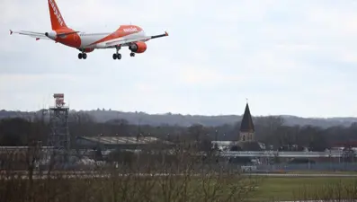İtalya ve Yunanistan'a seyahat edecekler için önemli uyarı: "Erteleme ve iptallere hazır olun"