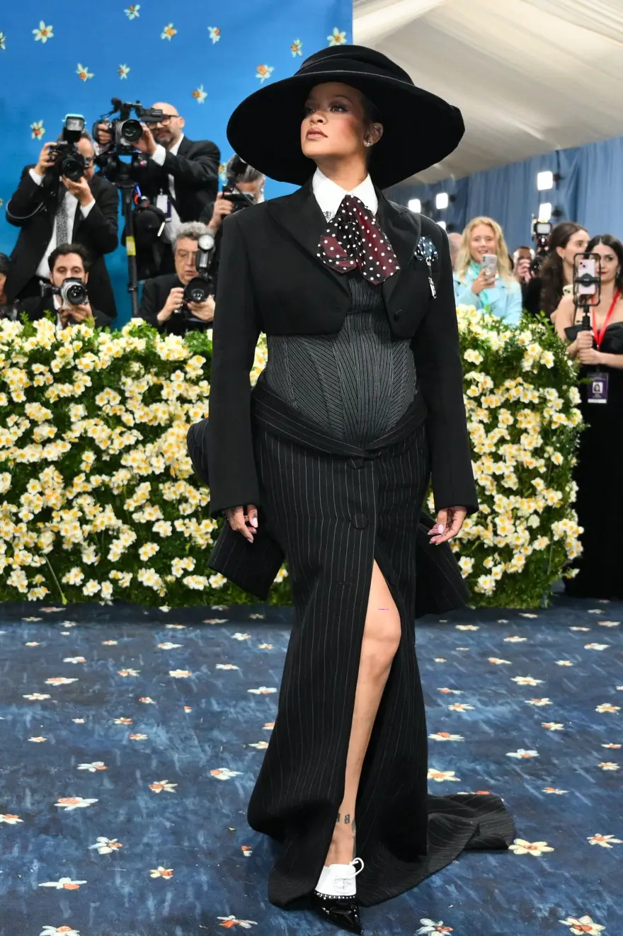Met Gala kırmızı halısı | Yılın moda olayında Rihanna yine hamile! 2 Met Gala kırmızı halısı | Yılın moda olayında Rihanna yine hamile! 2