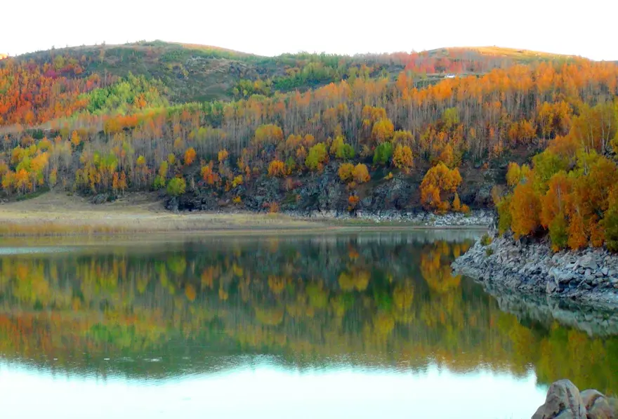 Nemrut Krater Gölü’nde sonbahar güzelliği eşliğinde çevre temizliği 19