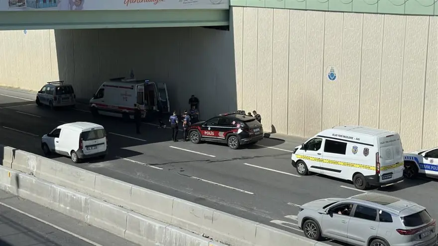 İstanbul’da viyadüğün altında ceset bulundu 1 İstanbul’da viyadüğün altında ceset bulundu 1