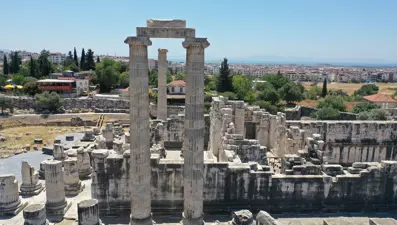 Apollon Tapınağı gece ziyaret edilebilecek