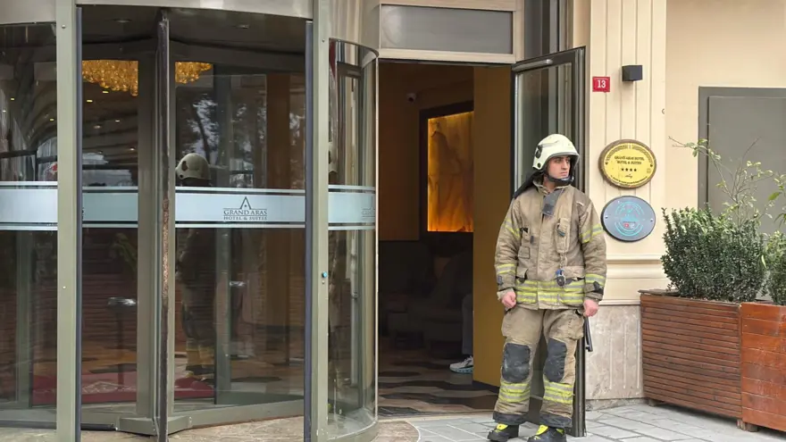 Mecidiyeköy'de korku dolu anlar: Otelin elektrik panosunda yangın çıktı 4