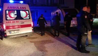 Sokak ortasında silahla başından vurulmuş halde bulundu