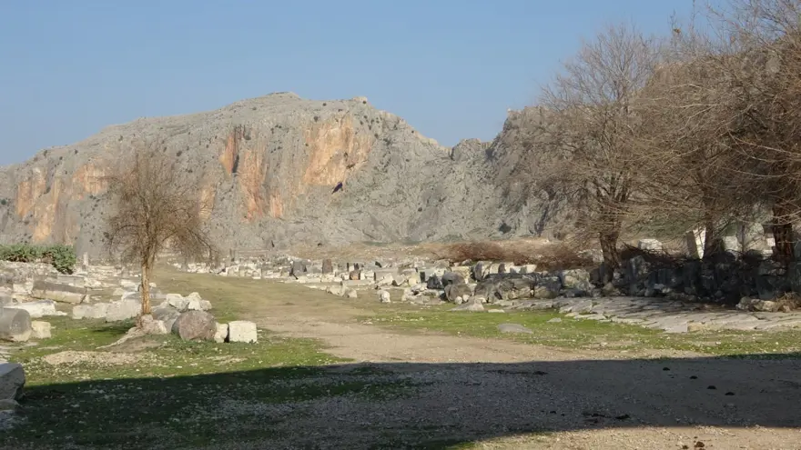 Efes'in 5 katı büyüklüğünde: Anavarza Antik Kenti 3