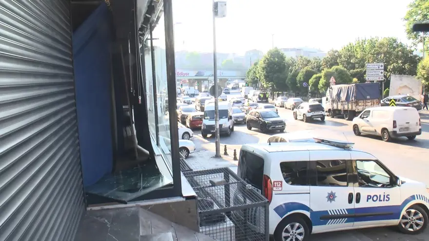 İŞ YERİNİN CAMLARINI KIRDILAR 3