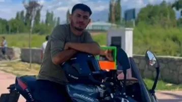 Motosikletli traktöre arkadan çarptı: Bir ölü