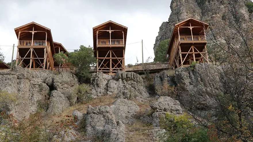 bolu seben, kaya evleri, bungalov evler, bolu'da konaklama, bolu kaya evler 10