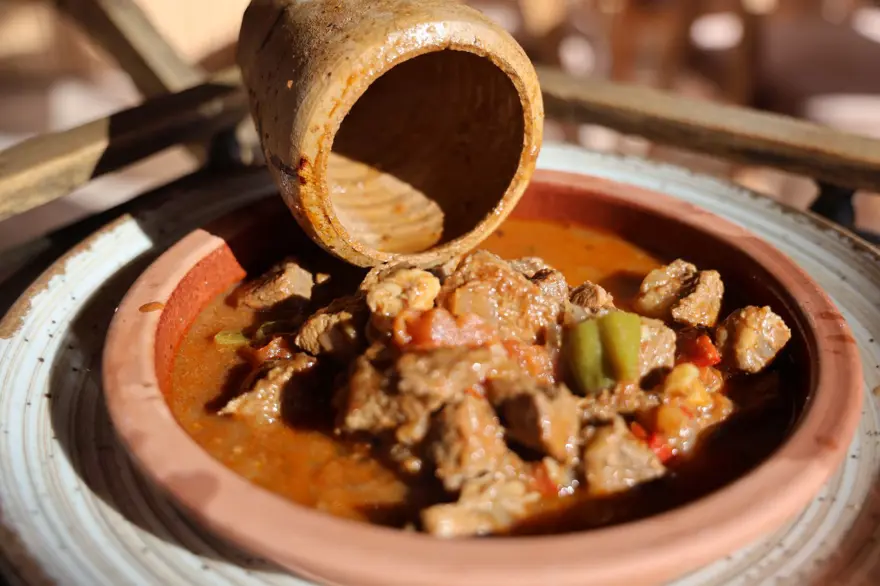 Bin yıllık lezzet: Kara fırınlarda 2 buçuk saatte pişiriliyor 