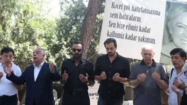 Çolpan İlhan doğum gününde mezarı başında anıldı