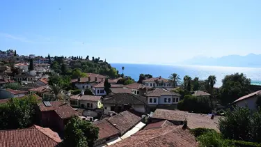 Bakanlıktan 81 il valiliğine acele kodlu yazı: Antalya’da 50 otel mühürlendi