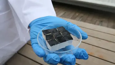 Güneş enerjisiyle havadan su üreten akıllı sünger geliştirildi