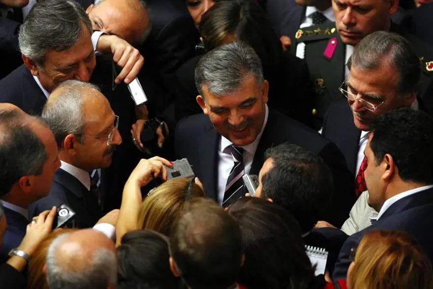 Siyasetçiler resepsiyonda buluştu 12