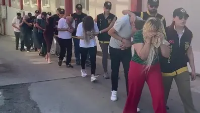 Adana'da fuhuş şebekesine operasyon! 32 milyonluk hesaba el konuldu