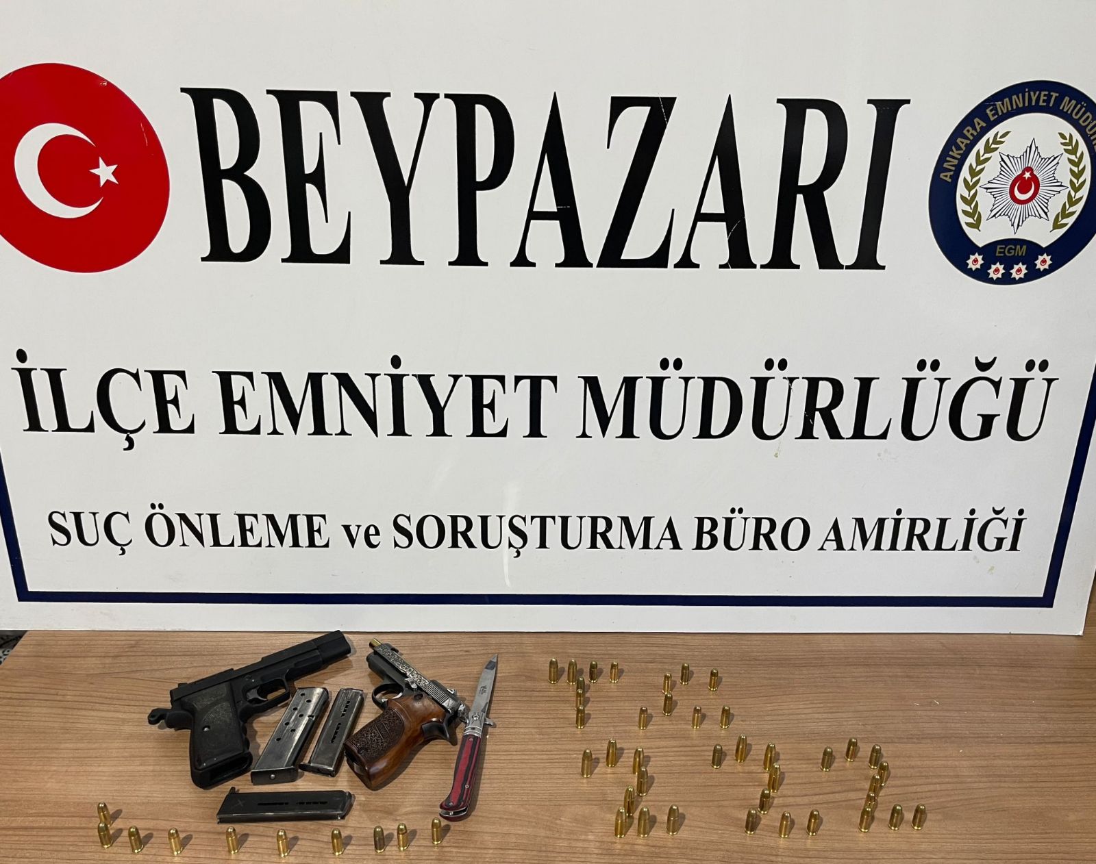 Durdurulan otomobilde 2 tabanca ele geçirildi