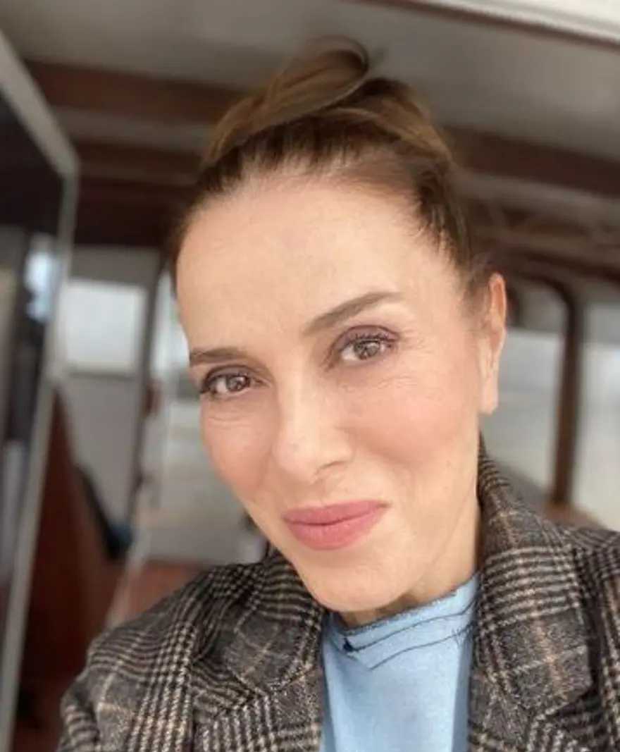Zuhal Olcay ile Haluk Bilginer yıllar sonra aynı sahnede 3 Zuhal Olcay ile Haluk Bilginer yıllar sonra aynı sahnede 3