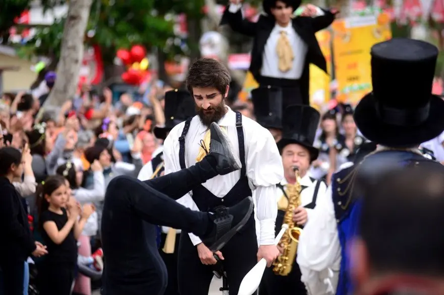 Uluslararası Portakal Çiçeği Karnavalı ile Bando ve Tava Ciğer Festivali'ne corona virüs engeli 12