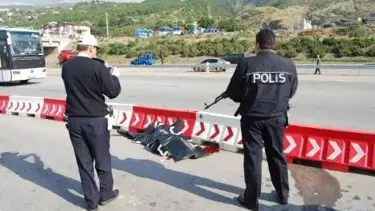 Hatay'da muhalif komutanın aracına bomba