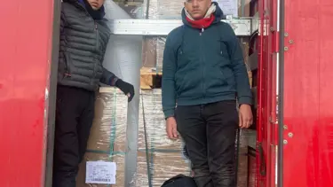 Edirne'de TIR'ın dorsesinden 2 kaçak göçmen çıktı