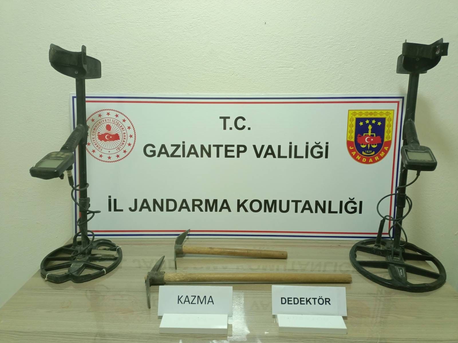 Kaçak kazıya jandarma operasyonu: 2 kişi yakalandı