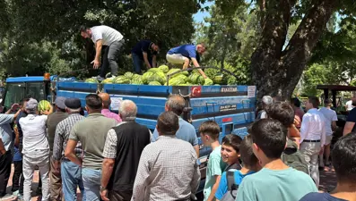 Tam 10 ton karpuz: Hepsini ücretsiz dağıttı