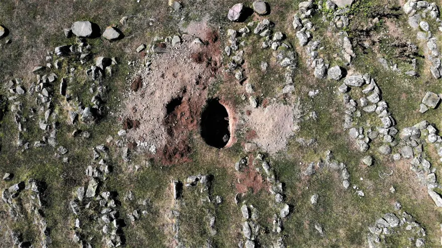 6 asırlık mezarlar defineciler tarafından talan edildi 6 asırlık mezarlar defineciler tarafından talan edildi