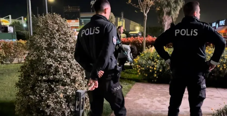 Eğlencemerkezinde kavga: Yemek yerken vuruldu 3