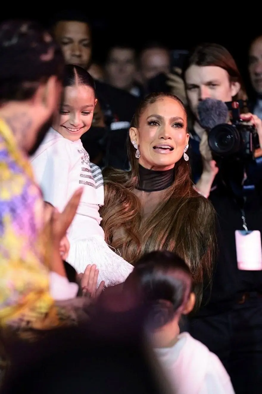 Jennifer Lopez: Shakira ile Super Bowl'da sahne almak dünyanın en kötü fikriydi 14