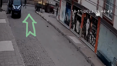 Çalışır vaziyette bırakıldığı için sürücüsüz hareket eden traktörü zabıta durdurdu