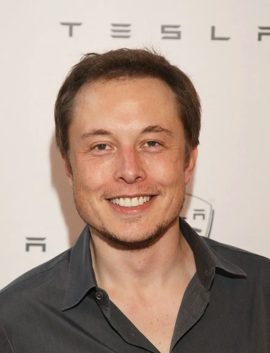 Dünyan en zengin adamı gündemden düşmüyor: "Zaman yolculuğu yapan uzaylı vampirim" 