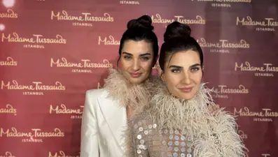 Tuba Büyüküstün'ün balmumu heykeli ziyarete açıldı