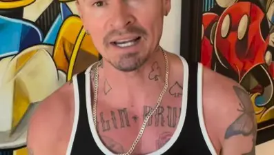 Ünlü şarkıcı madde bağımlısı olduğunu açıkladı: ''Hala hayatta olmam bir mucize''