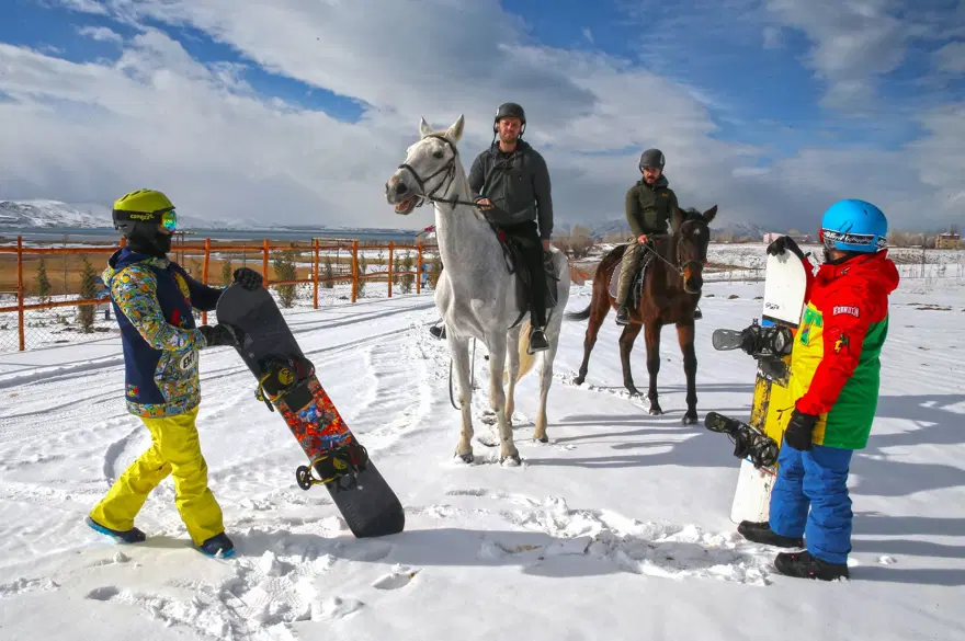 Van'da "Atlı snowboard" heyecanı 7 Van'da "Atlı snowboard" heyecanı 7