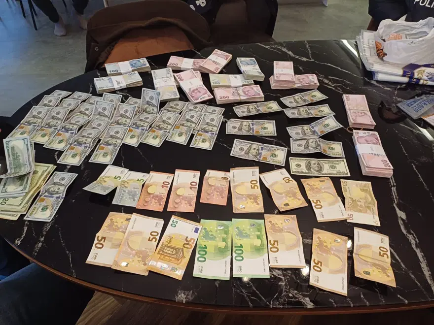 21 KİŞİYE TUTUKLAMA 3 21 KİŞİYE TUTUKLAMA 3