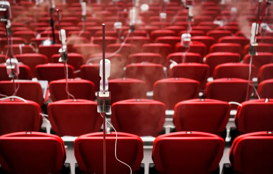 YÜZLERCE SPREY DÜZENLİ OLARAK AEROSOL PÜSKÜRTTÜ 1