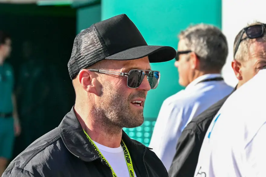 Fahriye Evcen ile Burak Özçivit, Formula 1 yarışları için Abu Dabi'de 10