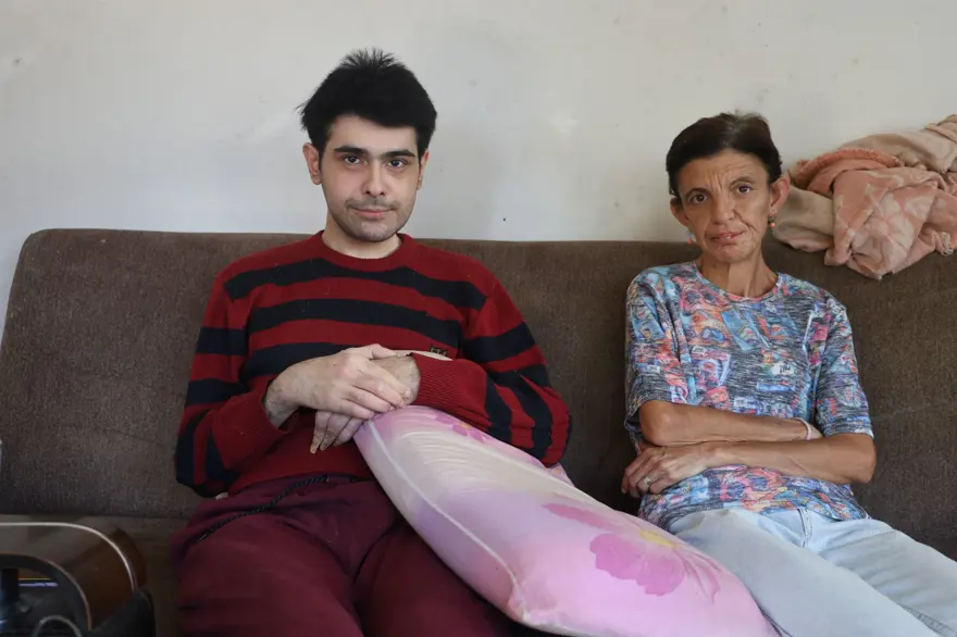 3 yıl sonra duş alıp, tıraş olmuştu: Evden çıkmak istemeyen Barış'a teşhis kondu 3 3 yıl sonra duş alıp, tıraş olmuştu: Evden çıkmak istemeyen Barış'a teşhis kondu 3