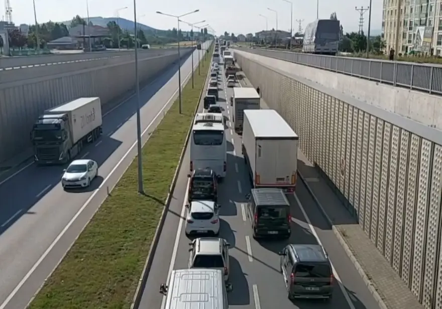 Yollarda bayram yoğunluğu başladı 3