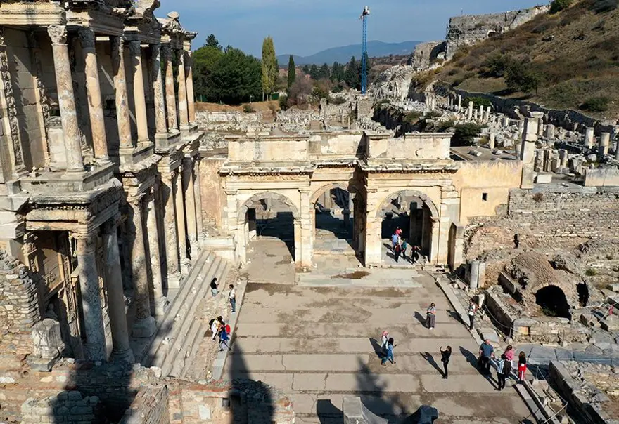 Efes'teki yangın tabakası altından 1400 yıllık beslenme alışkanlığı çıktı 