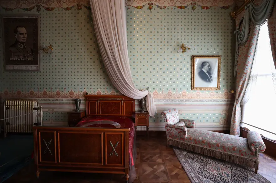 Dolmabahçe Sarayı'nın kullanıma açılışının 167'nci yılı 24