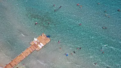 Urla'daki Gelinkaya Halk Plajı'na mavi bayrak asıldı