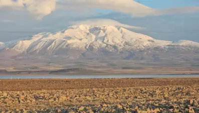 Zirvede mercek bulutu şöleni