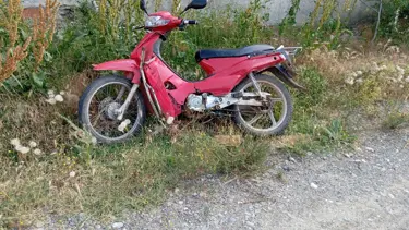 Motosiklet otomobille çarpıştı: 2 çocuk yaralandı