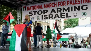 İsrail krizi İngiltere'yi böldü: Silah satışı parlamentoda kaos yarattı İsrail krizi İngiltere'yi böldü: Silah satışı parlamentoda kaos yarattı