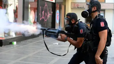 Yüzüne gaz fişeği isabet eden kadına 25 bin lira