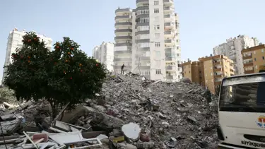 Yıkılan binaların zeminine ses dalgası gönderilerek jeoteknik deney yapılacak