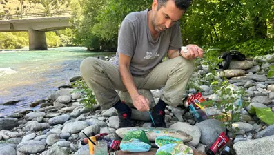 Munzur Vadisi’nden topladığı taşları sanat eserine dönüştürüyor