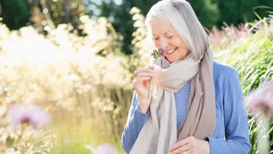 Alzheimer ve Parkinson için erken uyarı işareti: Yaşlılarda azalan koku duyusuna dikkat