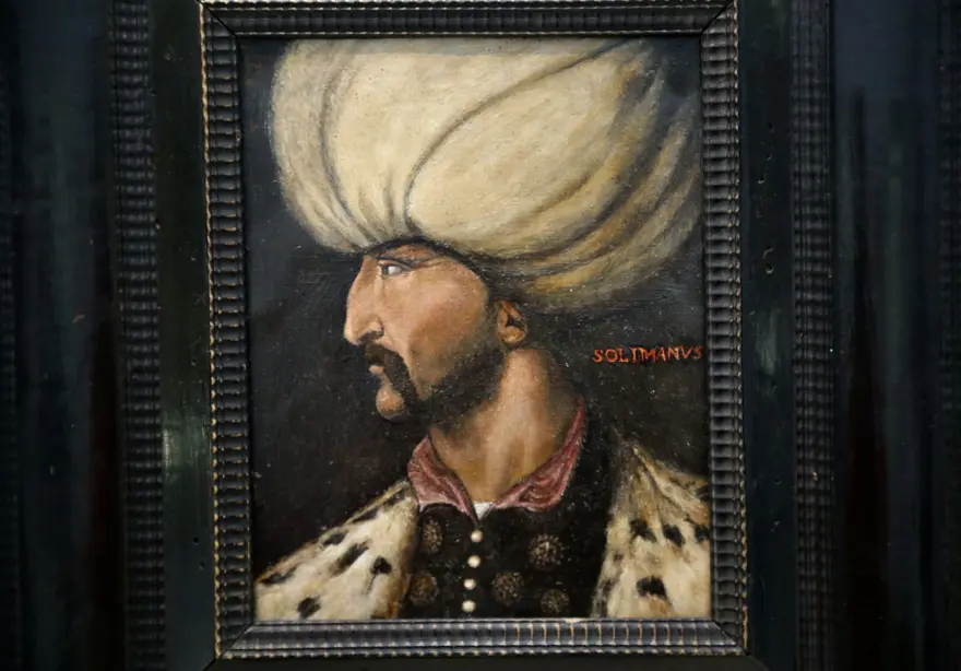 İngiltere'de satışa sunulacak Kanuni Sultan Süleyman portresinden ayrıntılar 4 İngiltere'de satışa sunulacak Kanuni Sultan Süleyman portresinden ayrıntılar 4